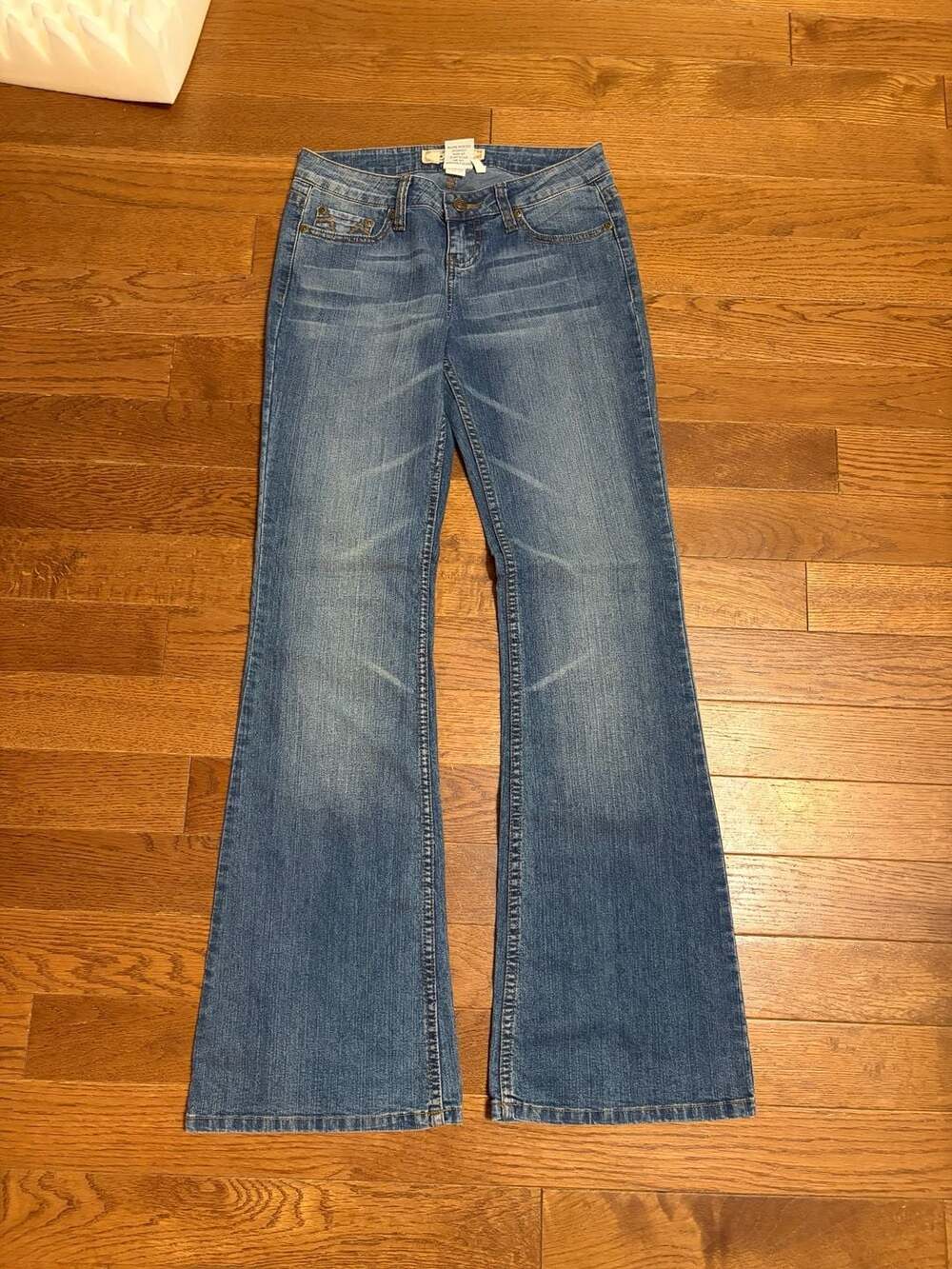 YMI Jeans USA Low Rise Bootcut Denim Rhinestone Pocket Jeans Size 3
